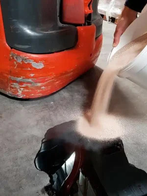 Solange Der Vorrat Reicht EMTEZ GMBH 6422734 Bindemittel-Granulat, Körnung 0,3-0,9 mm, Eimer 10 l, Aufnahmevol. 10,5 l, geeignet für Öl und Chemikalien